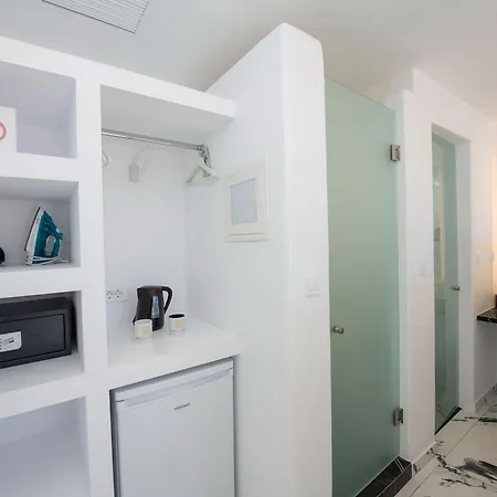 Bianco A Nero Mykonos 3*