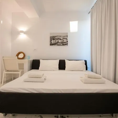 Bianco A Nero Mykonos מלון Plintri