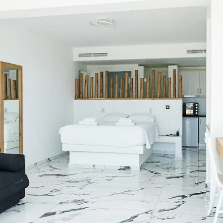 מלון Bianco A Nero Mykonos