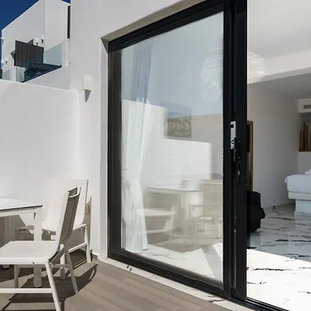 Bianco A Nero Mykonos Hotel