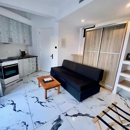 Bianco A Nero Mykonos מלון Plintri