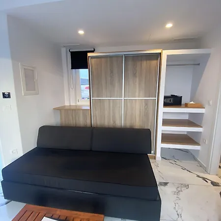 מלון Bianco A Nero Mykonos 3*