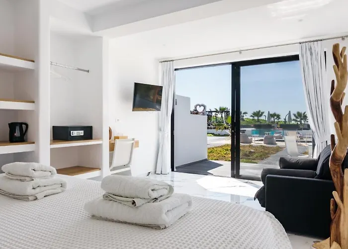 Bianco A Nero Mykonos 3* Plintri