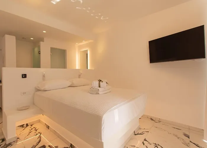 Hotell Bianco A Nero Mykonos Plintri