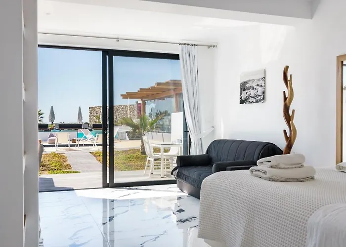 Bianco A Nero Mykonos 3*