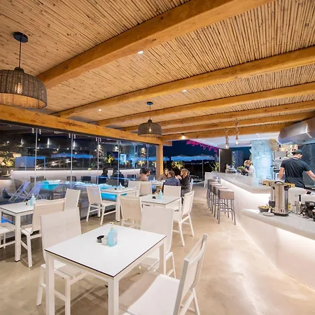 Bianco A Nero Mykonos 3* Plintri