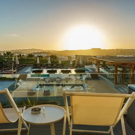 Bianco A Nero Mykonos ホテル 3*