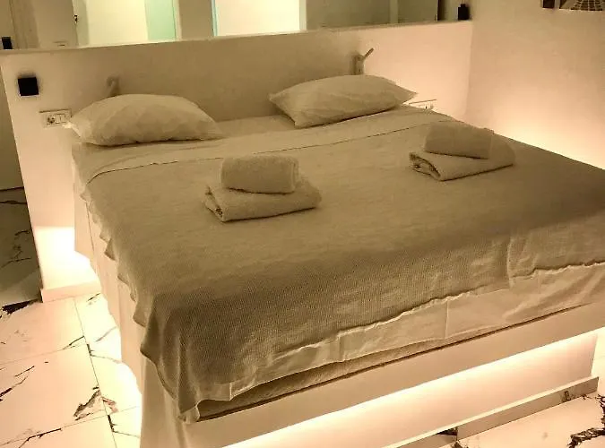 Bianco A Nero Mykonos 3*