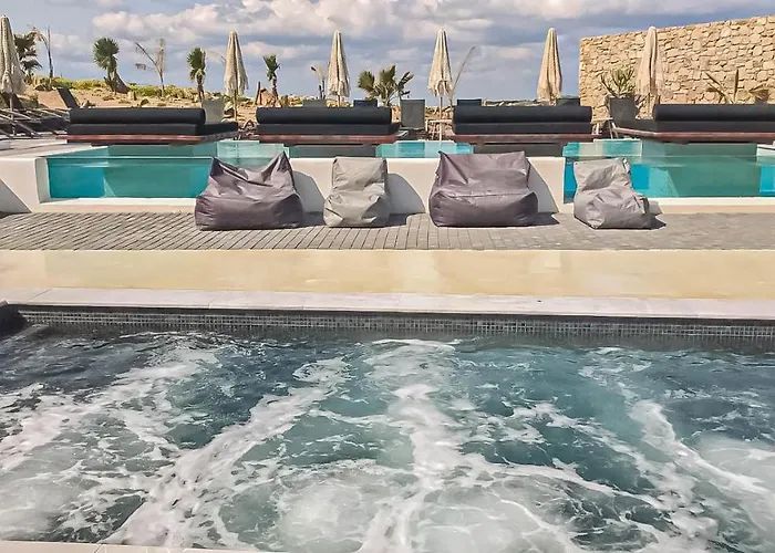 Bianco A Nero Mykonos Plintri