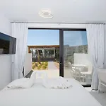 Bianco A Nero Mykonos Plintri
