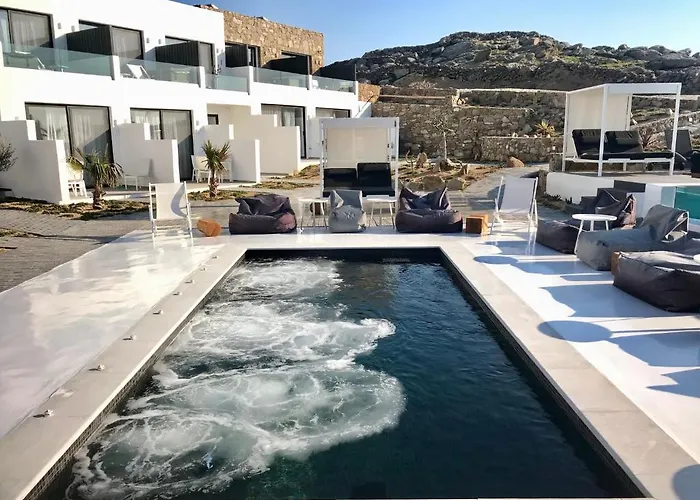 Bianco A Nero Mykonos Plintri